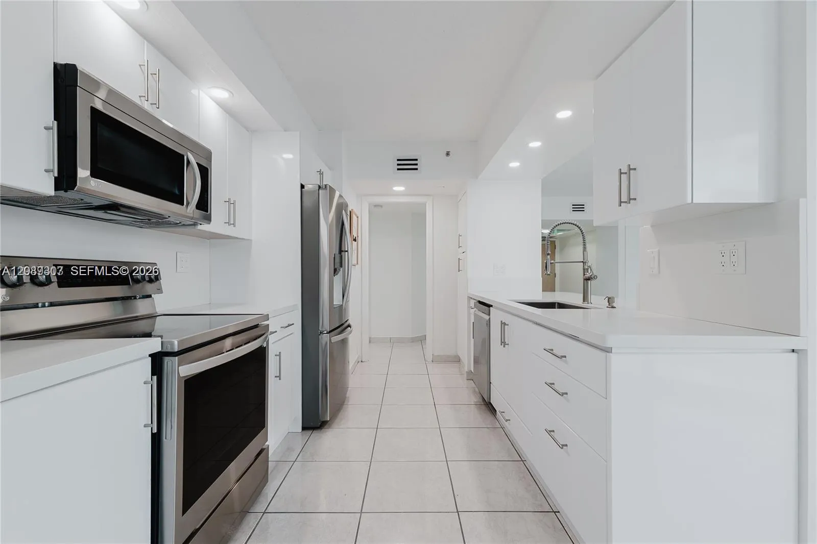 En Venta 16485 Collins Avenue 338, Sunny Isles Beach, FL 33160, Sunny Isles Beach, FL 33160