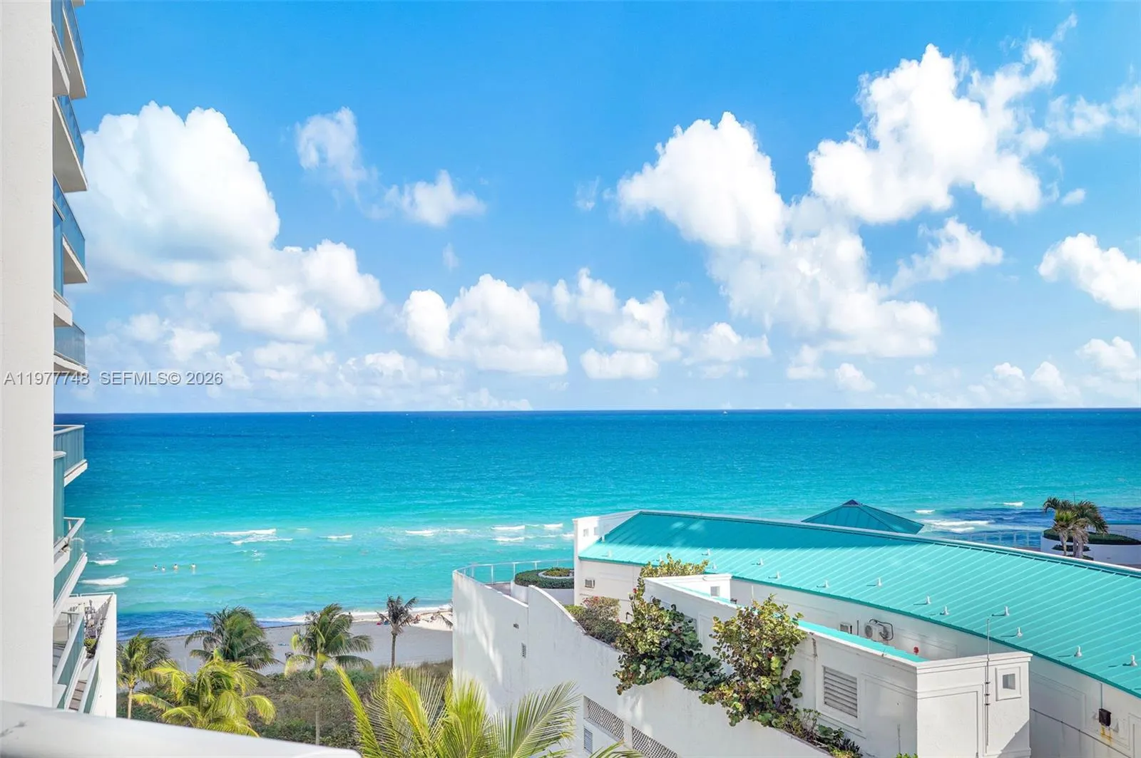 Foto de propiedad en 16485 Collins Avenue 738, Sunny Isles Beach, FL 33160 Sunny Isles Beach con MLS# 