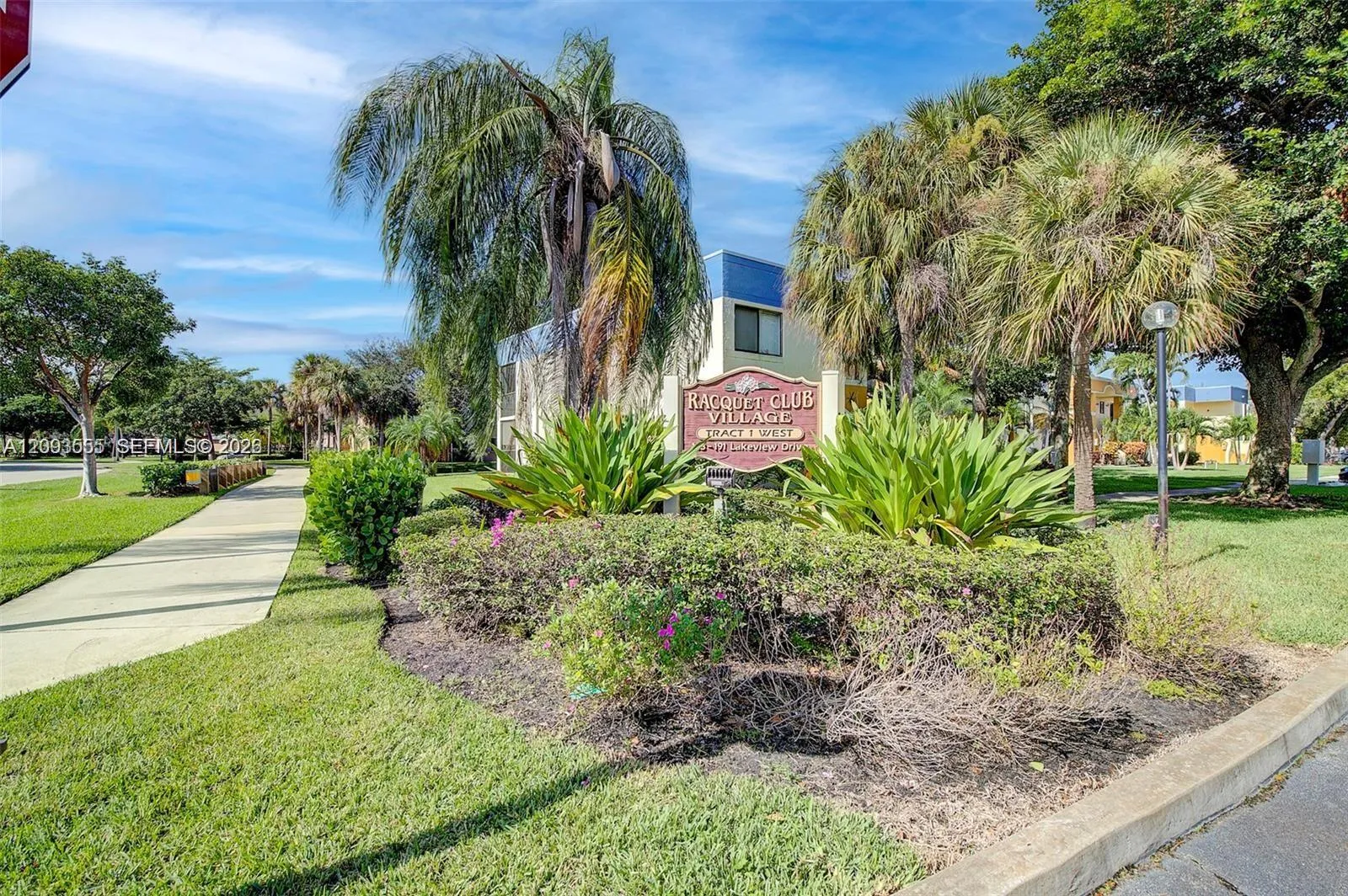 En Venta 165 Lakeview Drive 201, Weston, FL 33326, Weston, FL 33326