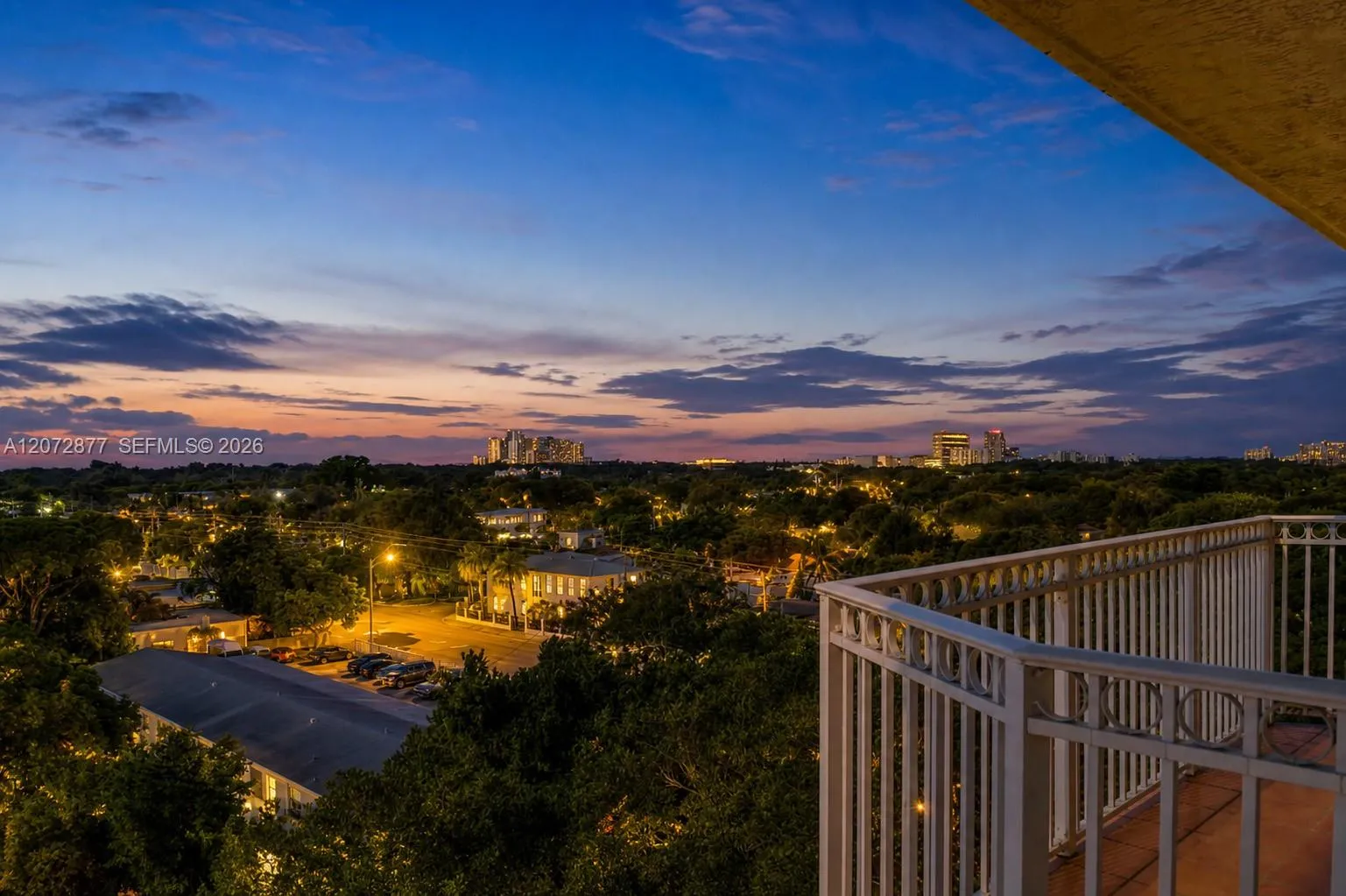 Foto de propiedad en 1650 Coral Way PH-9, Miami, FL 33145 Miami con MLS# 