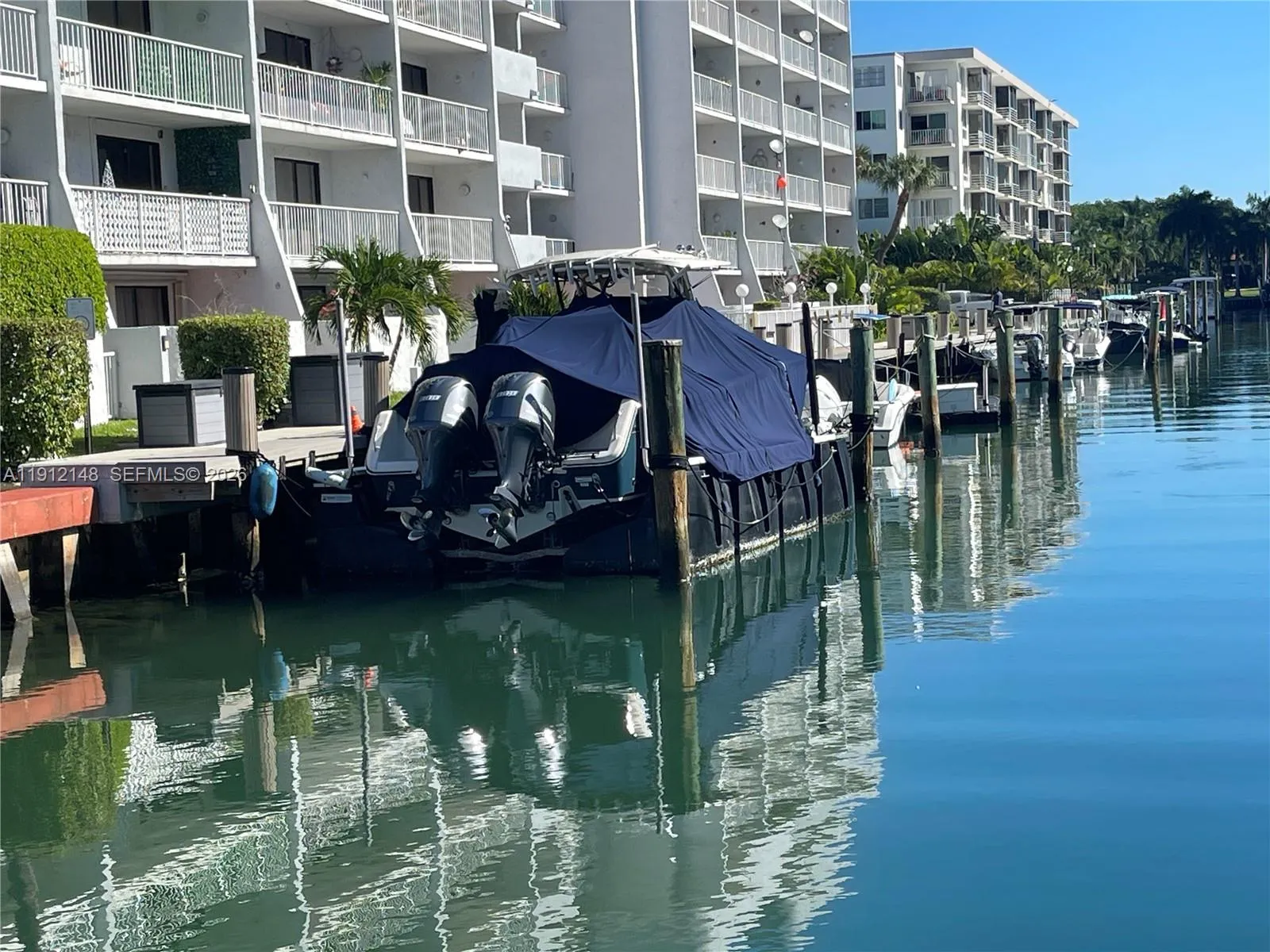 Foto de propiedad en 1650 NE 115th Street 311, Miami, FL 33181 Miami con MLS# 