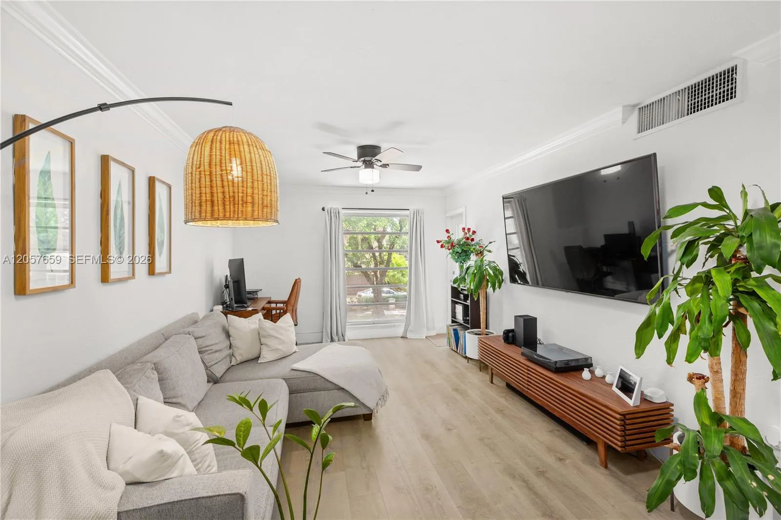 Foto de propiedad en 1650 S Le Jeune Road 105, Coral Gables, FL 33134 Coral Gables con MLS# 