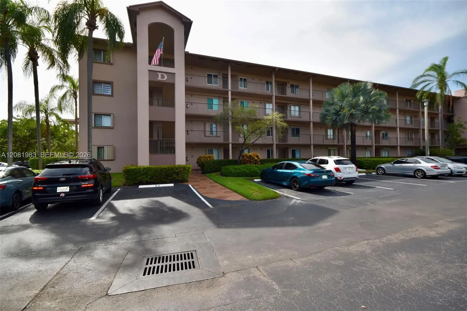 Foto de propiedad en 1650 SW 124th Terrace 102D, Pembroke Pines, FL 33027 Pembroke Pines con MLS# 