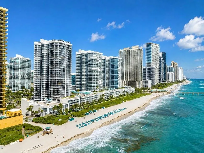 Foto de propiedad en 16500 Collins Avenue 1751, Sunny Isles Beach, FL 33160 Sunny Isles Beach con MLS# 