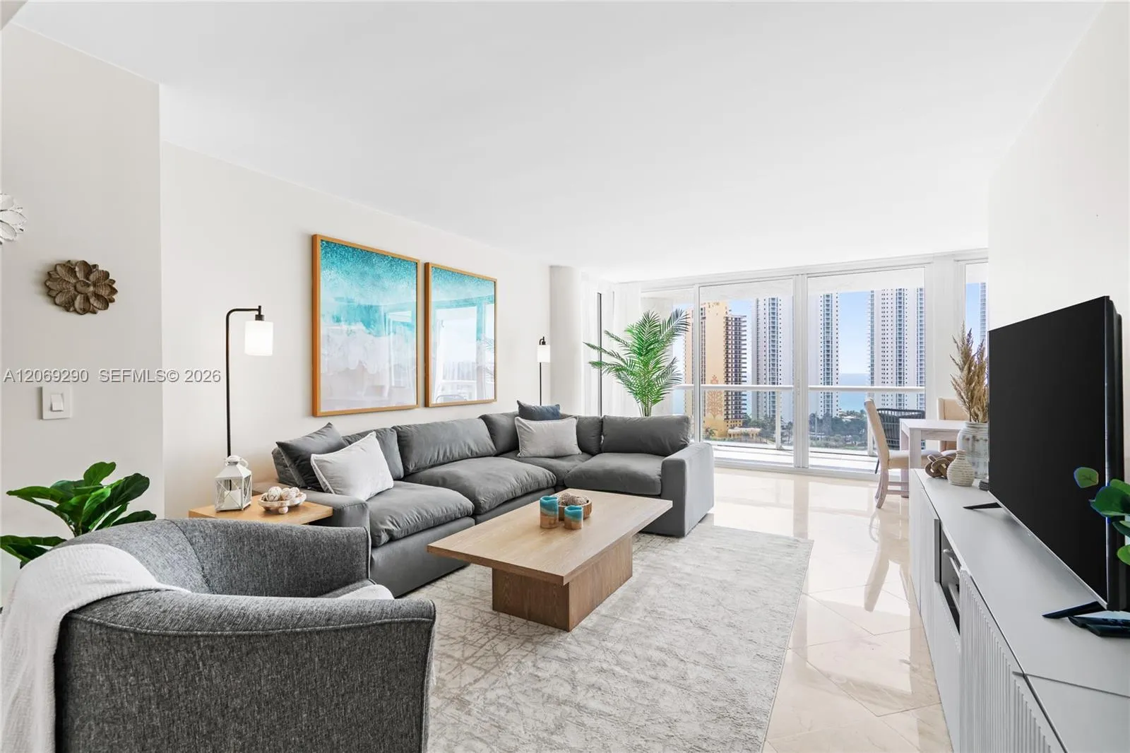 Foto de propiedad en 16500 Collins Avenue 1752, Sunny Isles Beach, FL 33160 Sunny Isles Beach con MLS# 