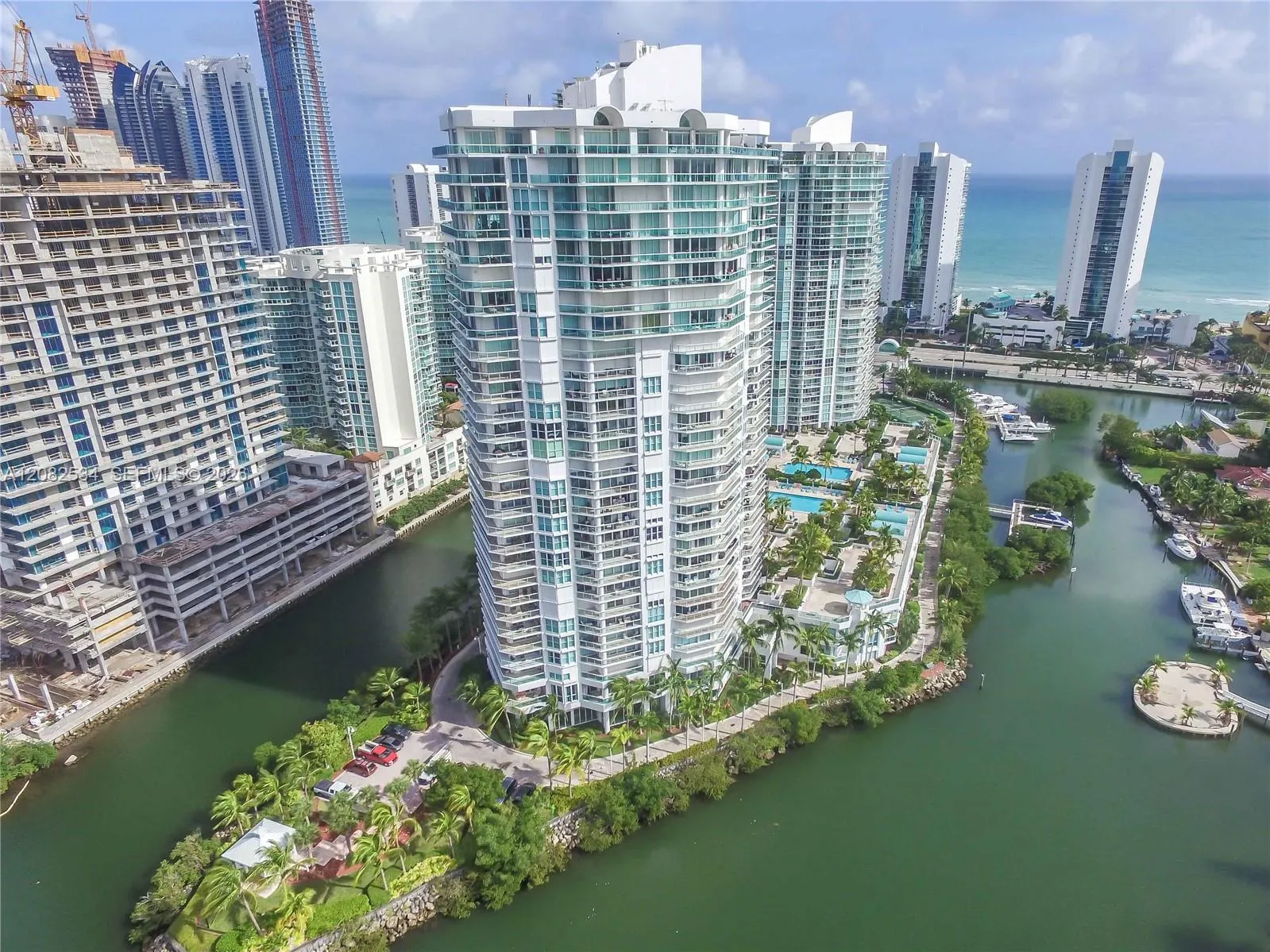 Foto de propiedad en 16500 Collins Avenue 454, Sunny Isles Beach, FL 33160 Sunny Isles Beach con MLS# 