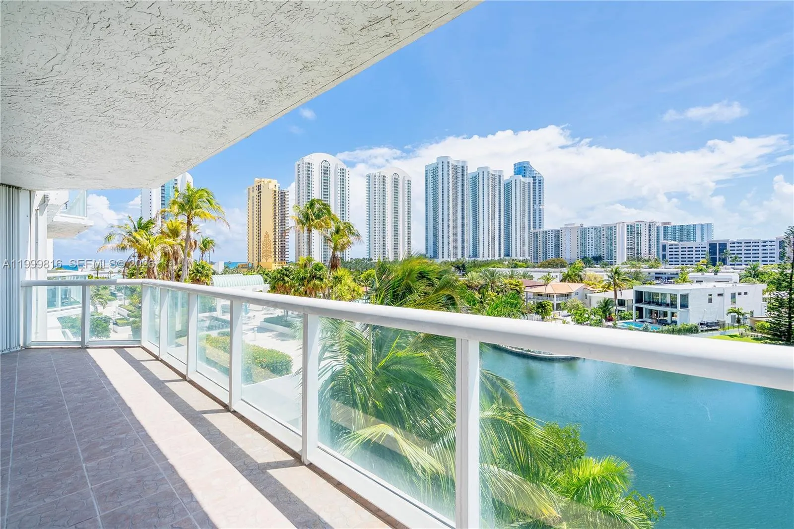 Foto de propiedad en 16500 Collins Avenue 554, Sunny Isles Beach, FL 33160 Sunny Isles Beach con MLS# 