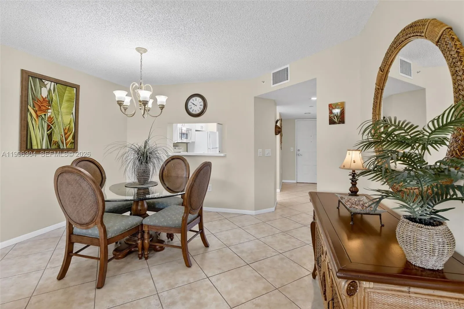 Foto de propiedad en 1651 SW 127th Avenue 305A, Pembroke Pines, FL 33027 Pembroke Pines con MLS# 