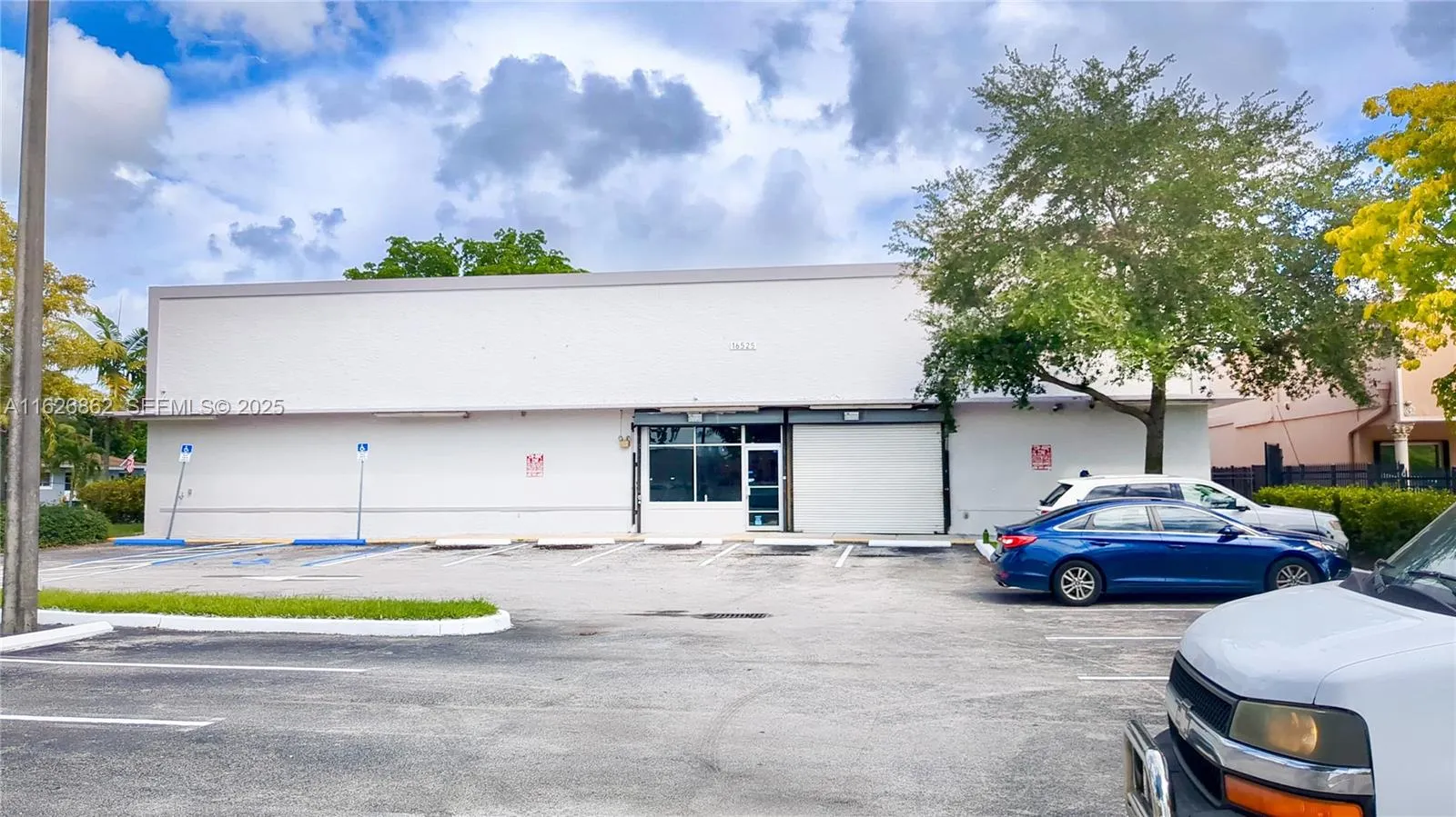 Foto de propiedad en 16525 NW 27th Avenue, Miami Gardens, FL 33054 Miami Gardens con MLS# 