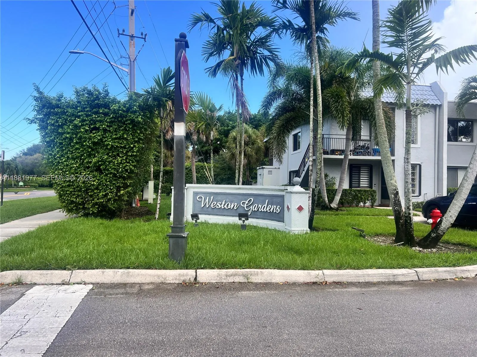Foto de propiedad en 16531 Blatt Boulevard 103, Weston, FL 33326 Weston con MLS# 