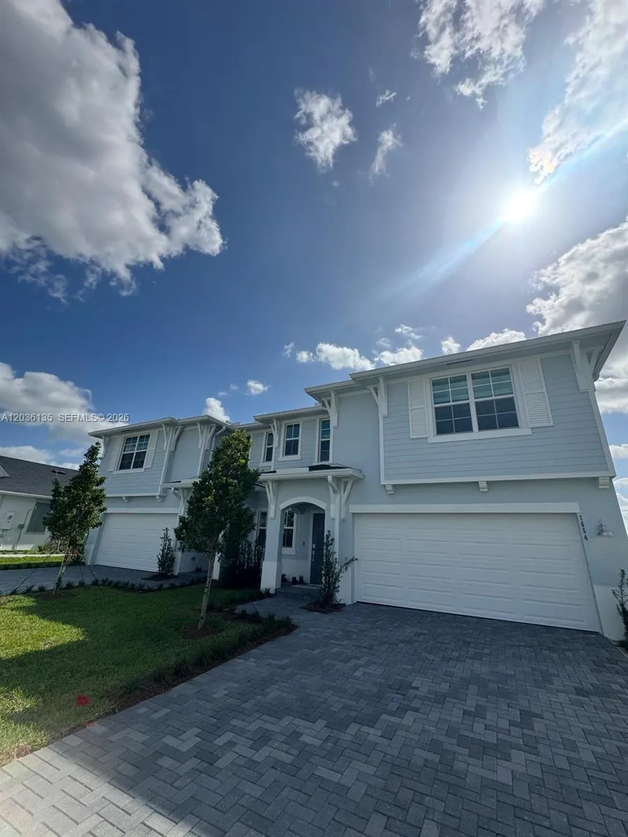 Foto de propiedad en 1654 Hoot Owl Hollow 1654, Loxahatchee, FL 33470 Loxahatchee con MLS# 