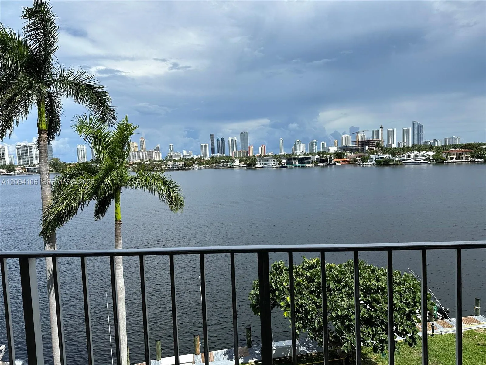 En Renta 16558 NE 26th Avenue 5D, North Miami Beach, FL 33160, North Miami Beach, FL 33160