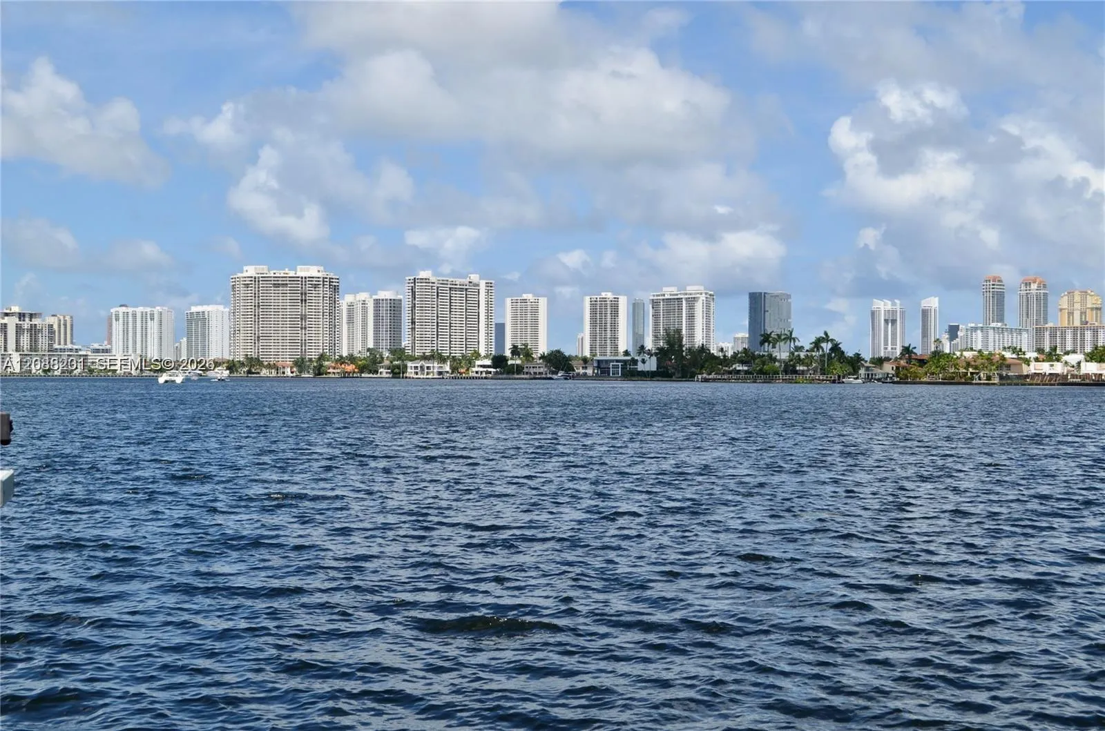 En Venta 16570 NE 26th Avenue 4D, North Miami Beach, FL 33160, North Miami Beach, FL 33160