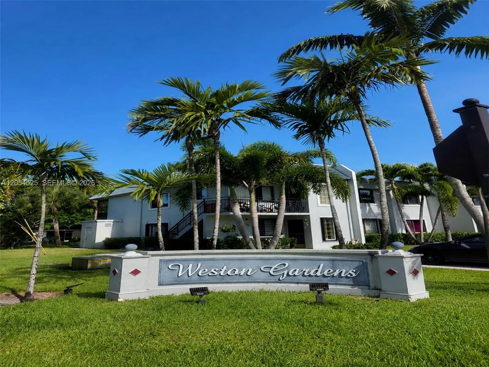 Foto de propiedad en 16571 Blatt Boulevard 203, Weston, FL 33326 Weston con MLS# 