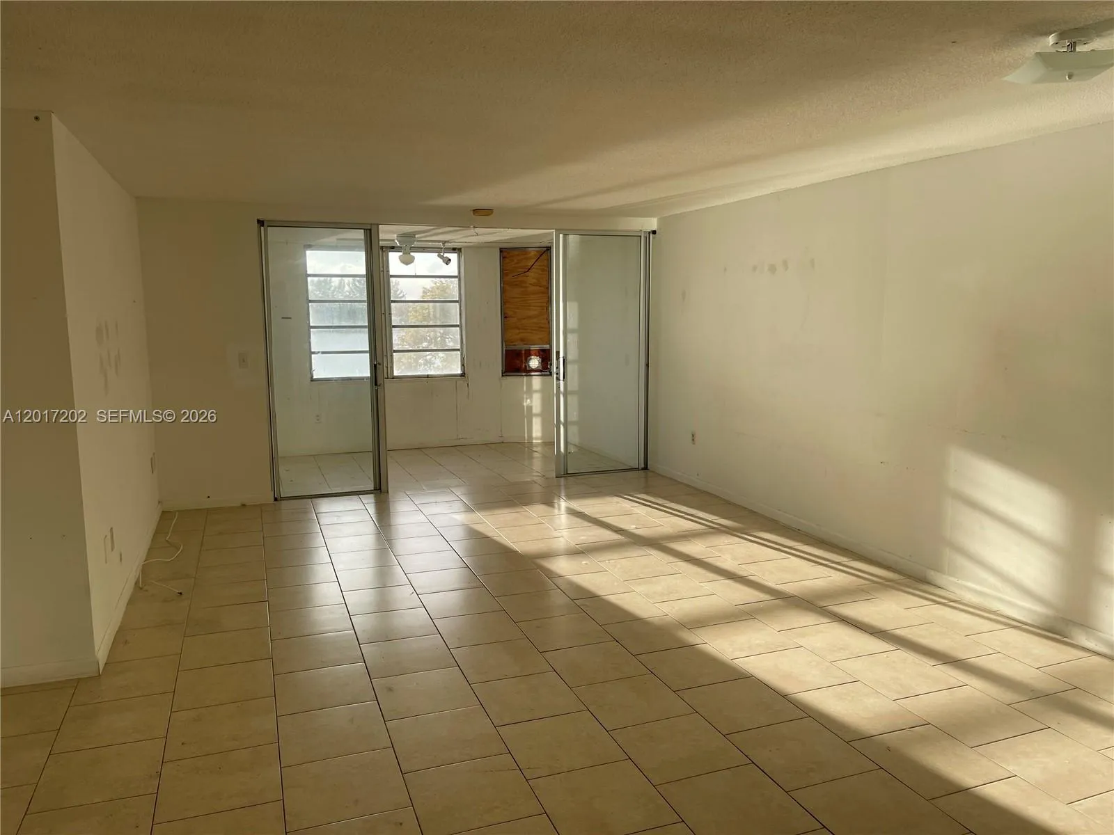 Foto de propiedad en 1660 NE 191st Street 313-1, Miami, FL 33179 Miami con MLS#