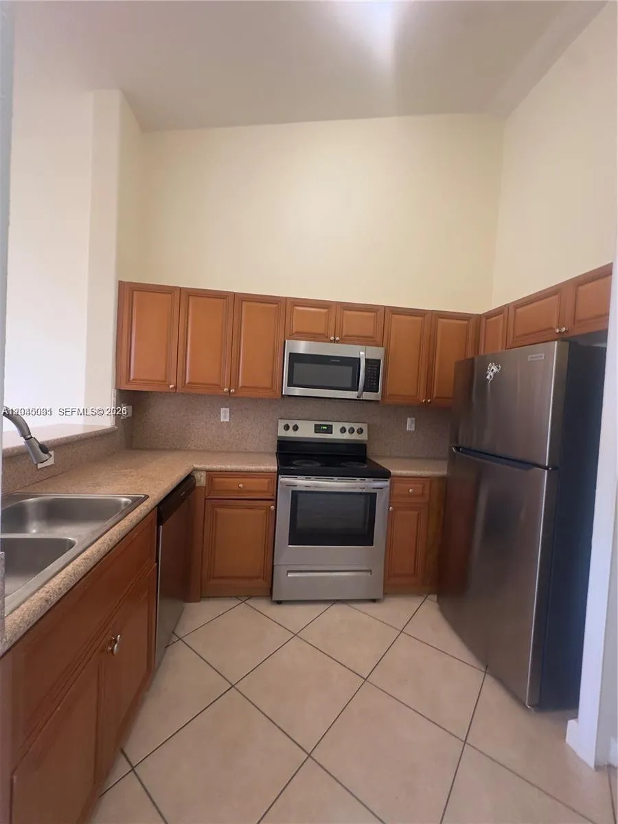 En Renta 1660 SE 29th Street 109, Homestead, FL 33035, Homestead, FL 33035