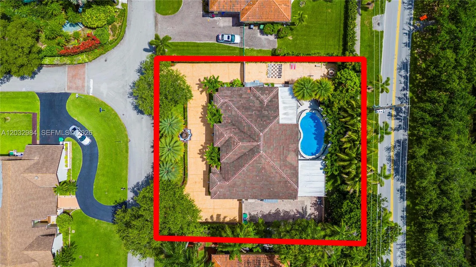 Foto de propiedad en 16601 SW 87th Court, Palmetto Bay, FL 33157 Palmetto Bay con MLS# 