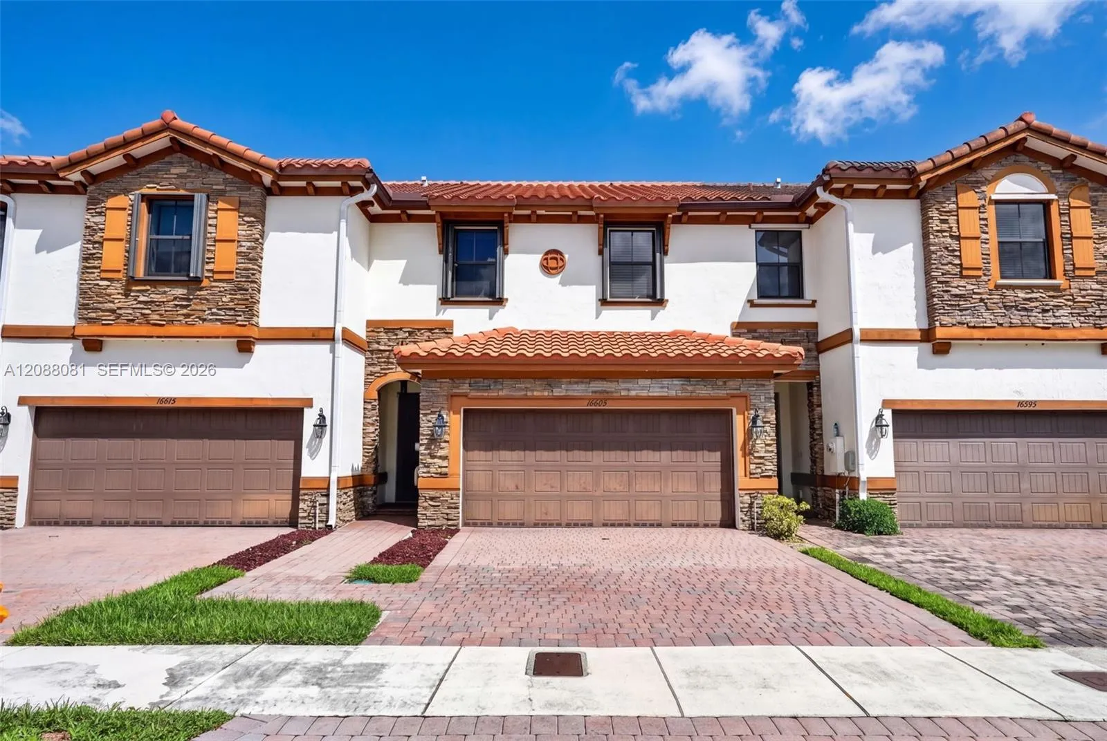 En Venta 16605 SW 42nd Way, Miami, FL 33185, Miami, FL 33185