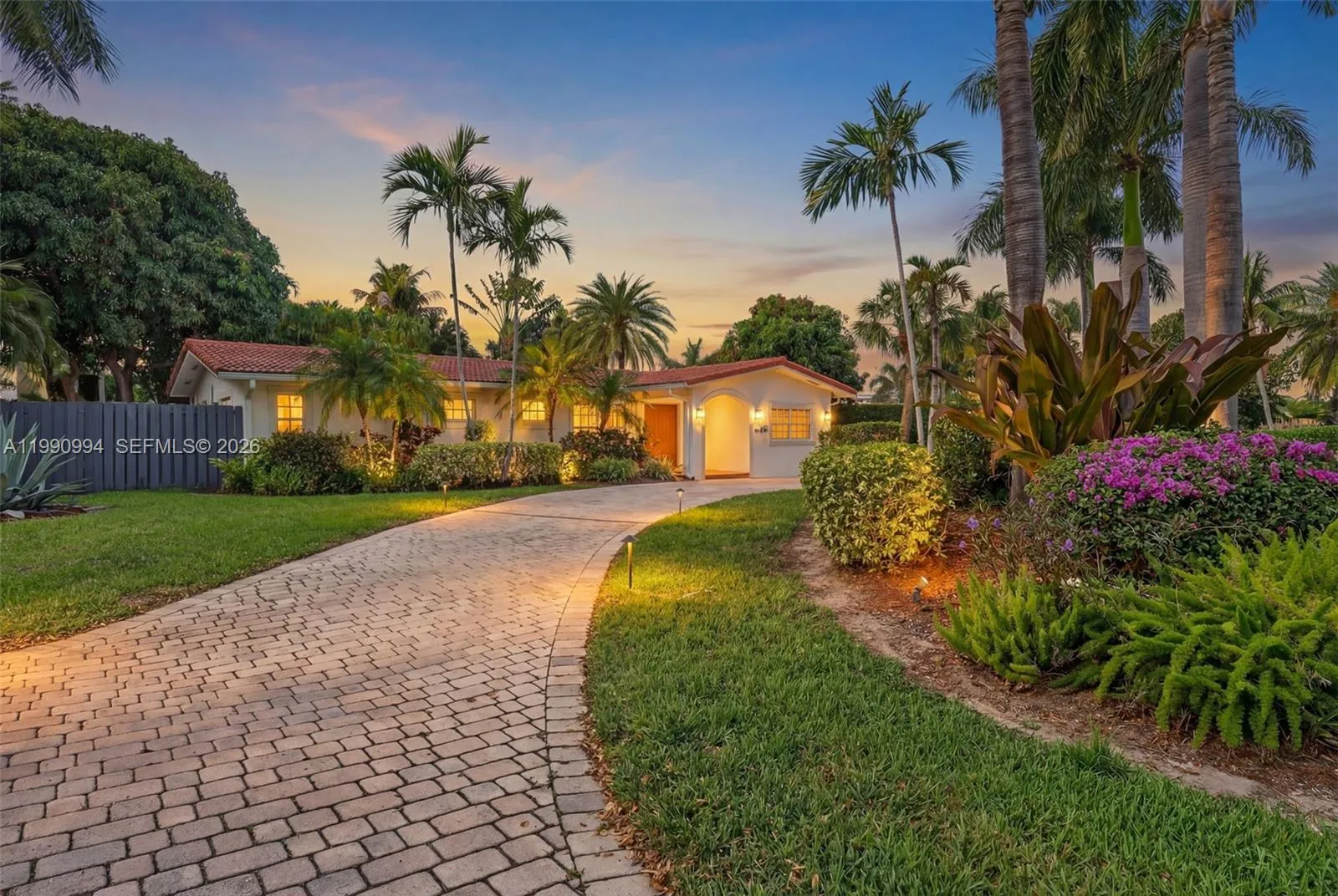Foto de propiedad en 1661 Bel Air Avenue, Lauderdale-By-The-Sea, FL 33062 Lauderdale-By-The-Sea con MLS# 