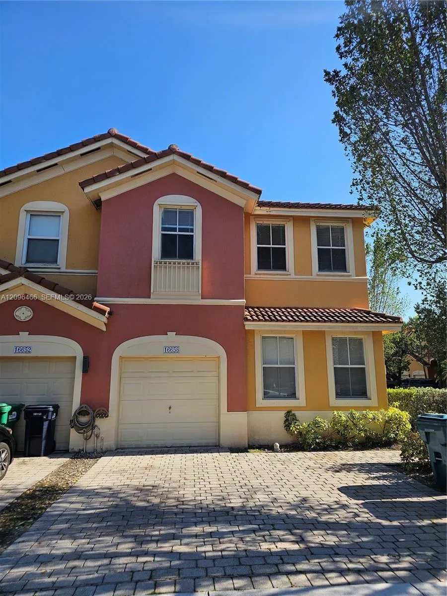 En Renta 16658 SW 79th Terrace 0, Miami, FL 33193, Miami, FL 33193