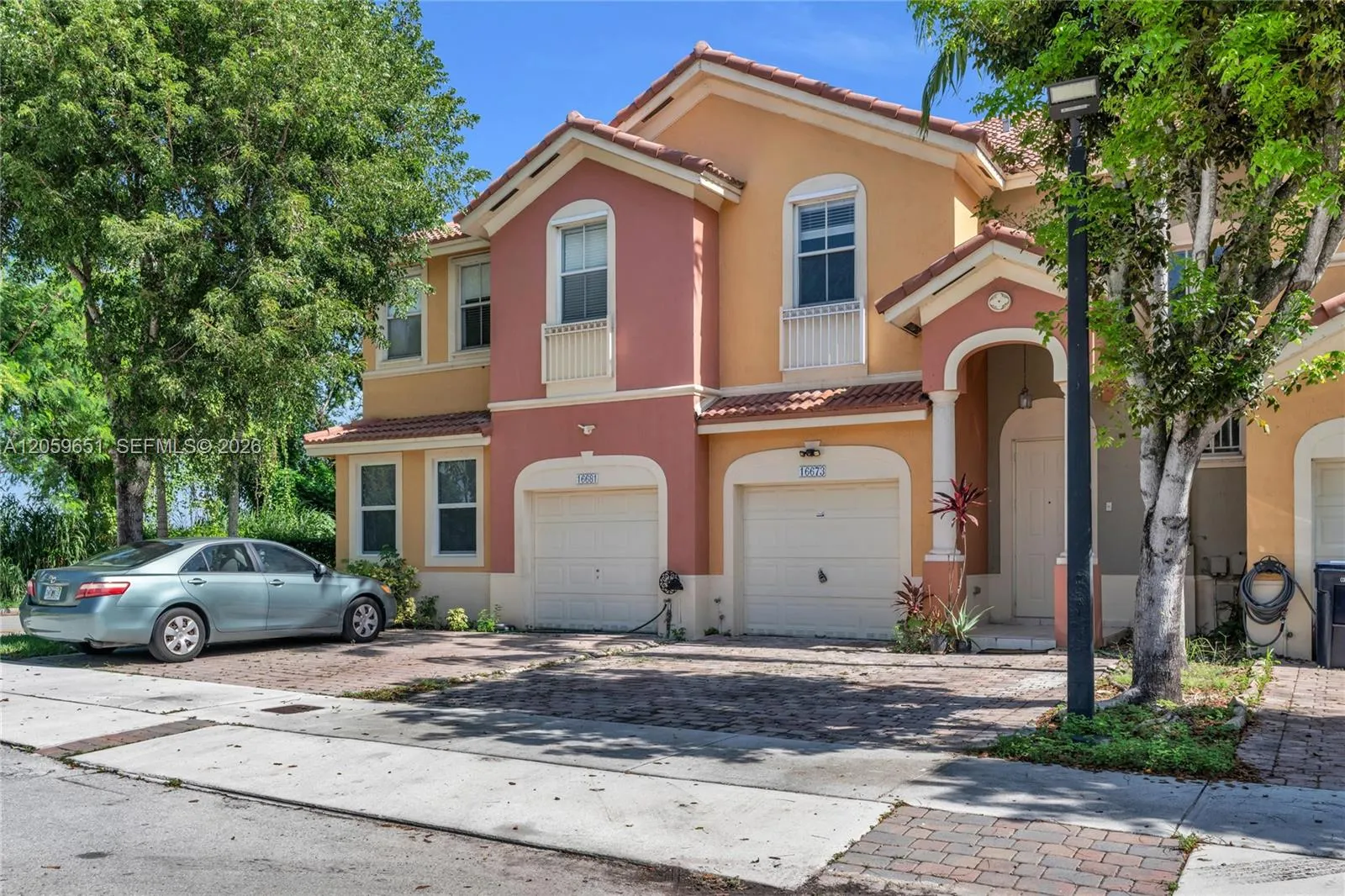 Foto de propiedad en 16673 SW 78 Terrace, Miami, FL 33193 Miami con MLS# 