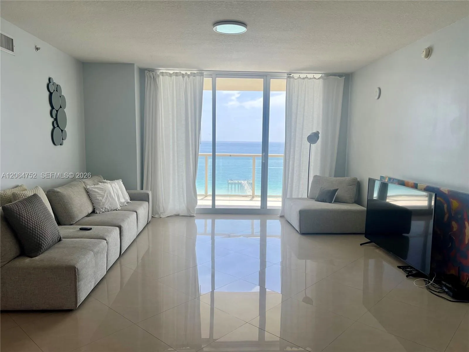 Foto de propiedad en 16699 Collins Avenue 1202, Sunny Isles Beach, FL 33160 Sunny Isles Beach con MLS# 