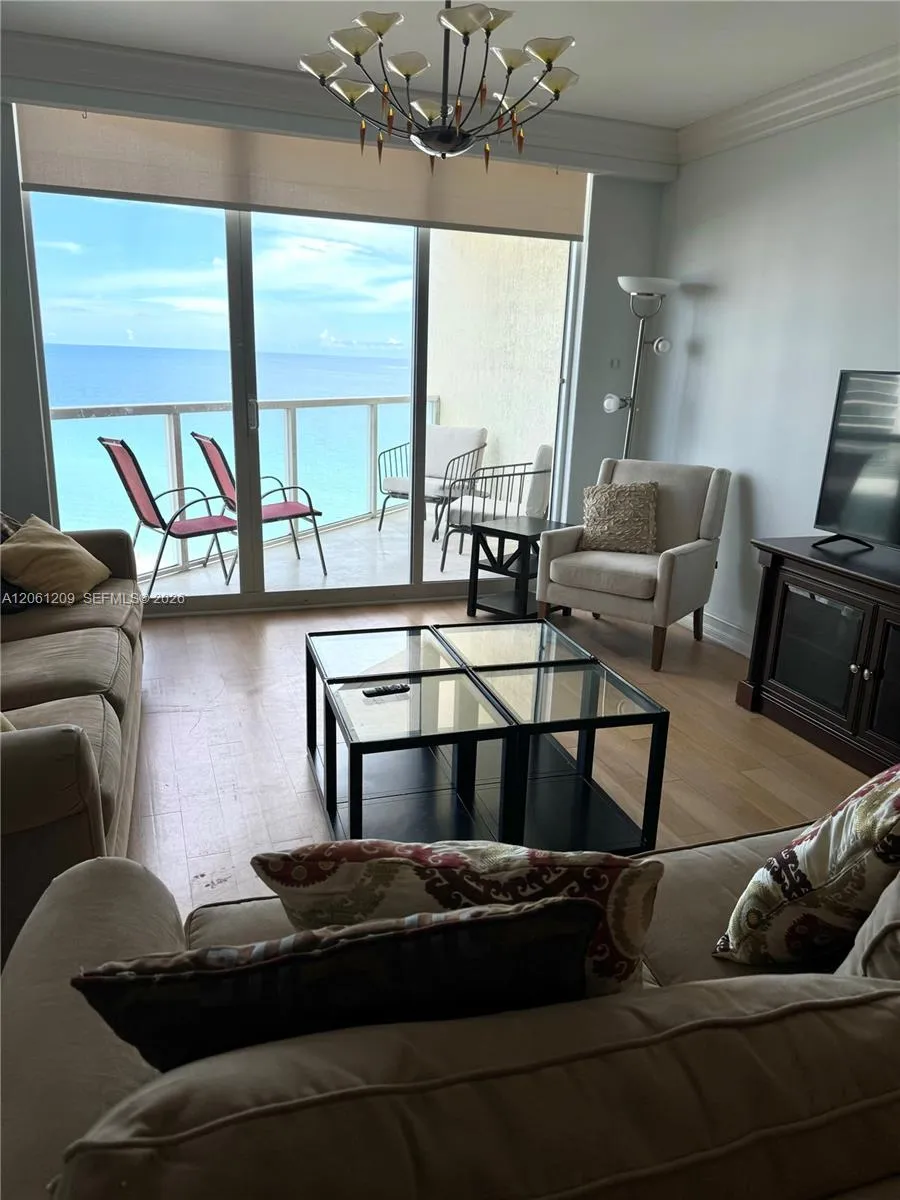 Foto de propiedad en 16699 Collins Avenue 1504, Sunny Isles Beach, FL 33160 Sunny Isles Beach con MLS# 