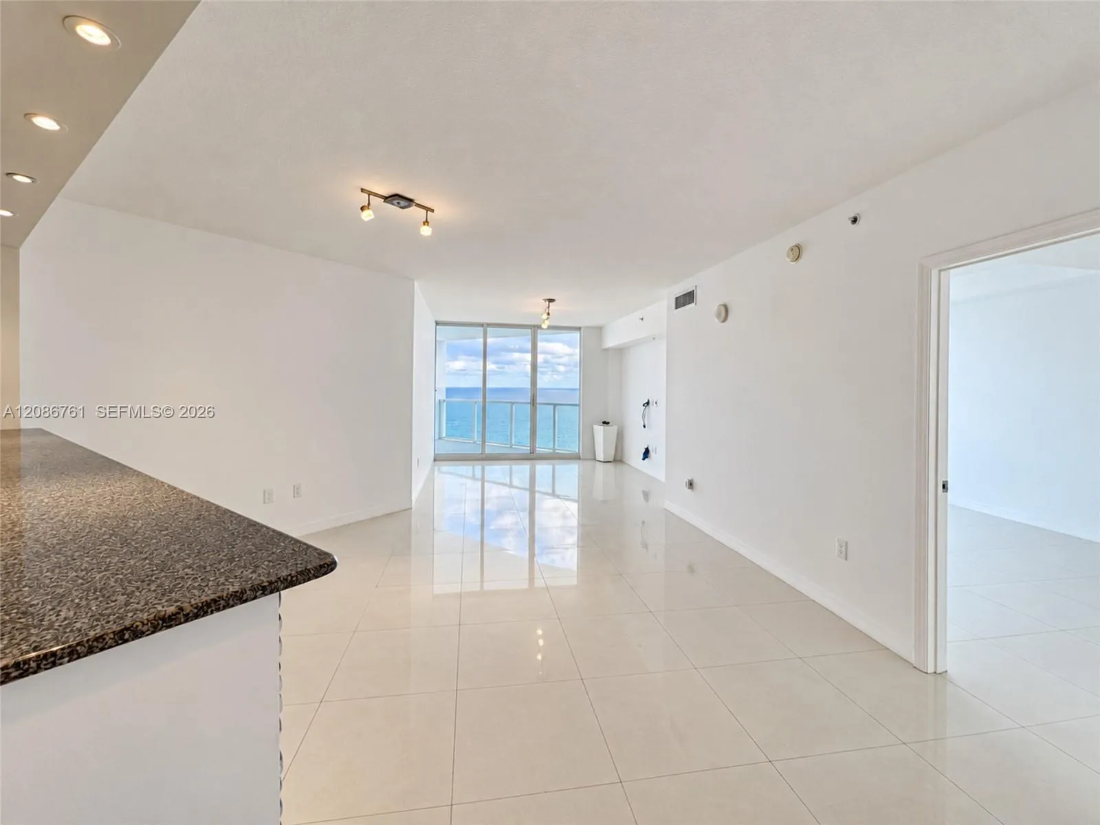 En Venta 16699 Collins Avenue 1610, Sunny Isles Beach, FL 33160, Sunny Isles Beach, FL 33160