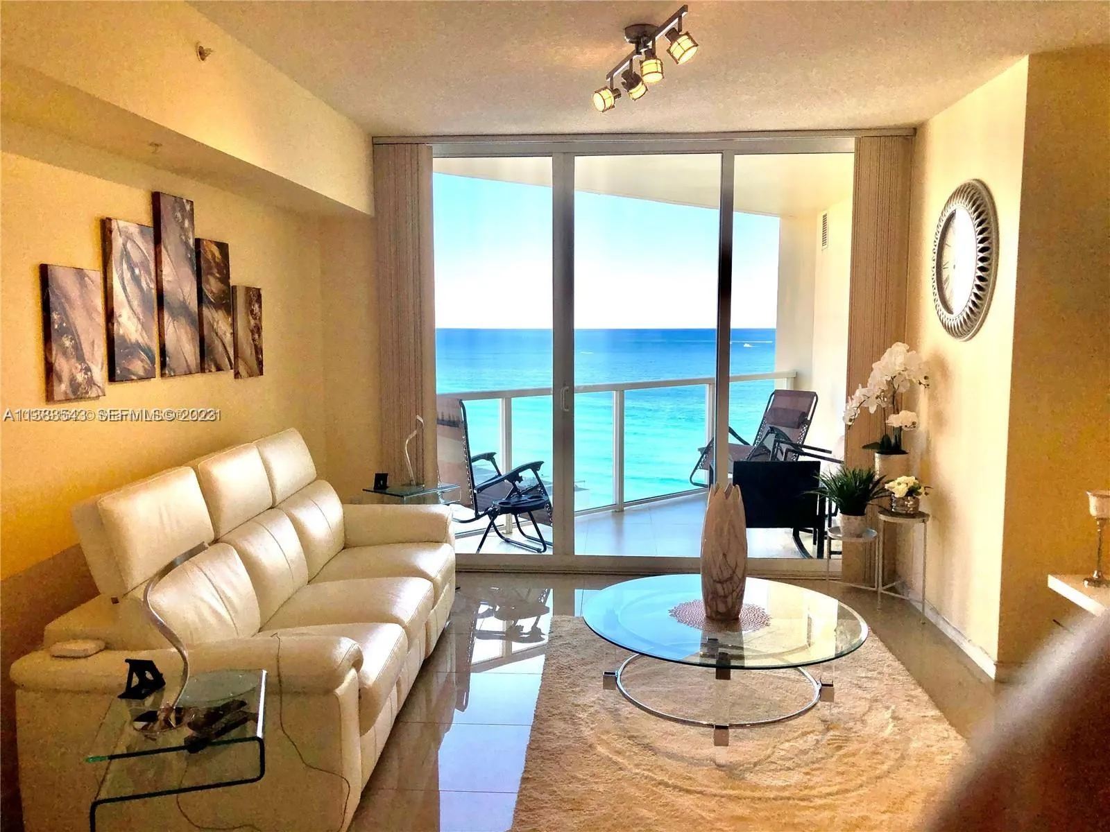Foto de propiedad en 16699 Collins Avenue 1705, Sunny Isles Beach, FL 33160 Sunny Isles Beach con MLS# 