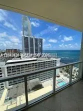 Foto de propiedad en 16699 Collins Avenue 1706, Sunny Isles Beach, FL 33160 Sunny Isles Beach con MLS# 
