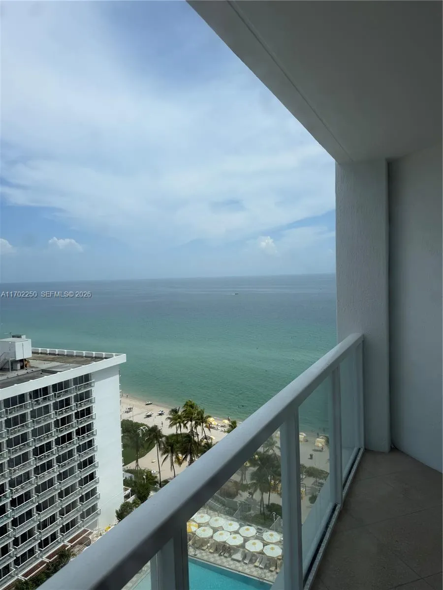 Foto de propiedad en 16699 Collins Avenue 1706, Sunny Isles Beach, FL 33160 Sunny Isles Beach con MLS#