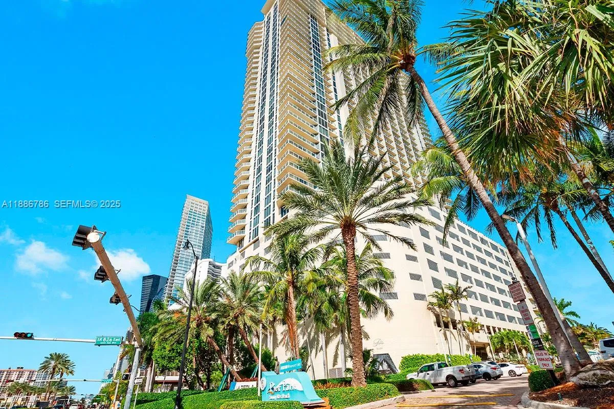 Foto de propiedad en 16699 Collins Avenue 1806, Sunny Isles Beach, FL 33160 Sunny Isles Beach con MLS#