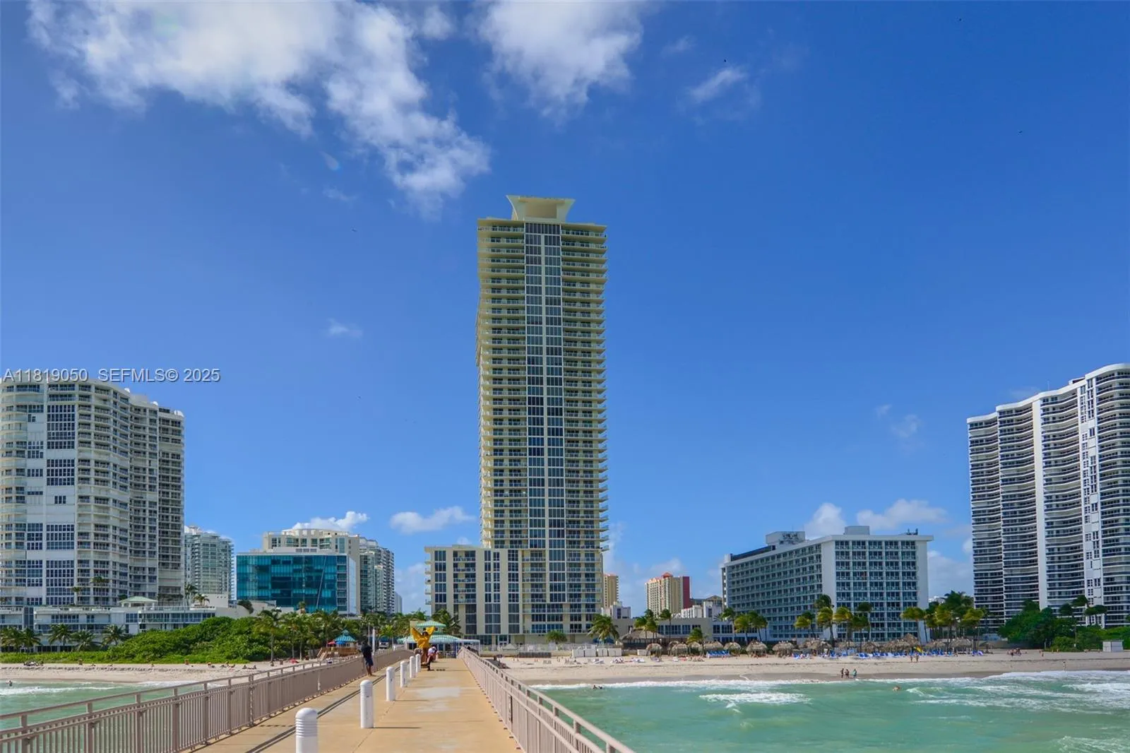 Foto de propiedad en 16699 Collins Avenue 2107, Sunny Isles Beach, FL 33160 Sunny Isles Beach con MLS# 
