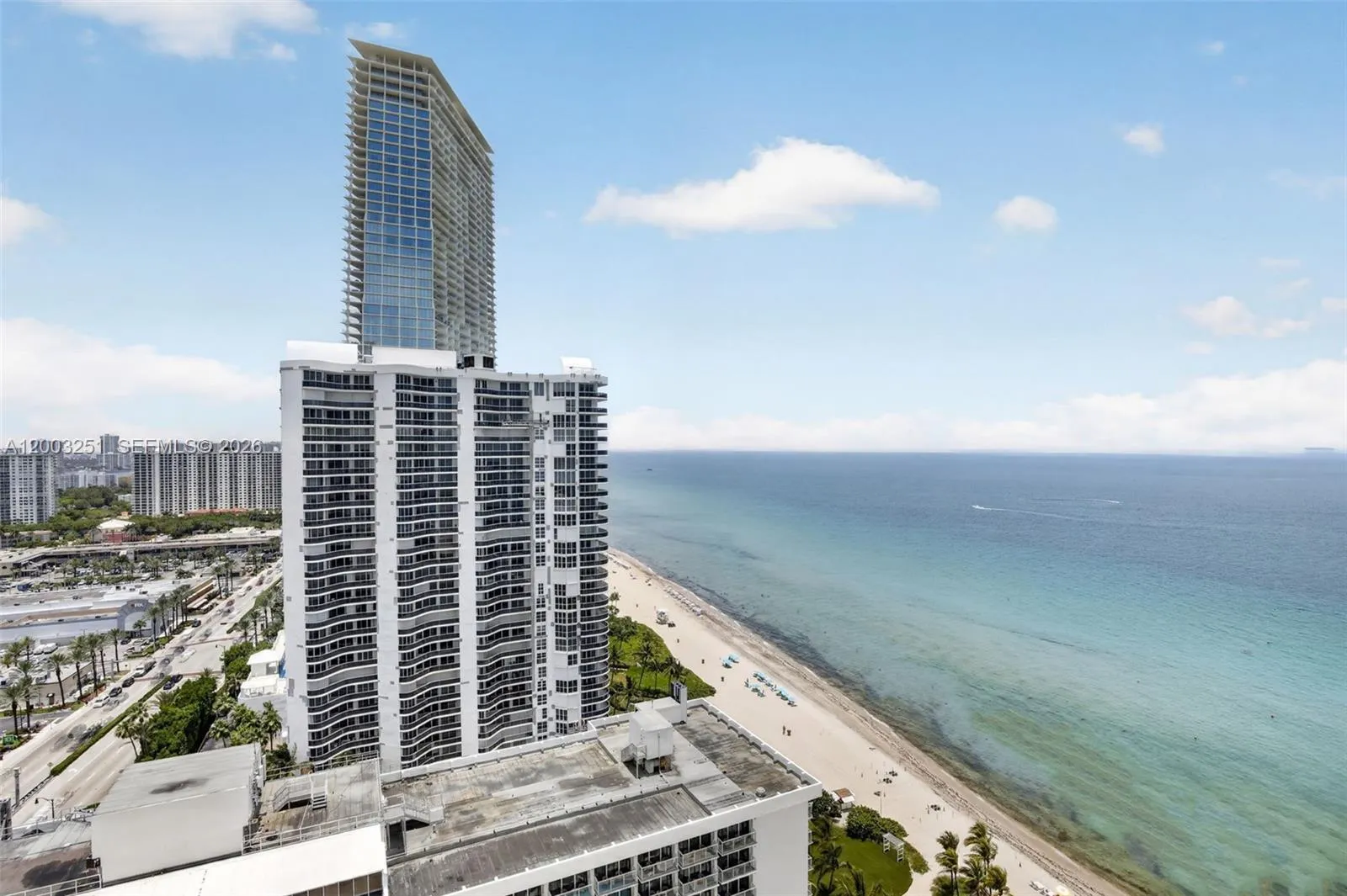 Foto de propiedad en 16699 Collins Avenue 2404, Sunny Isles Beach, FL 33160 Sunny Isles Beach con MLS# 