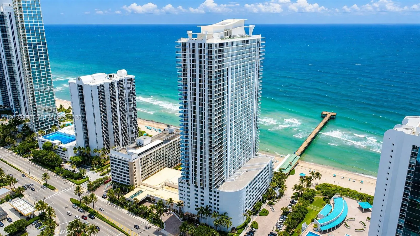 Foto de propiedad en 16699 Collins Avenue 2906, Sunny Isles Beach, FL 33160 Sunny Isles Beach con MLS# 