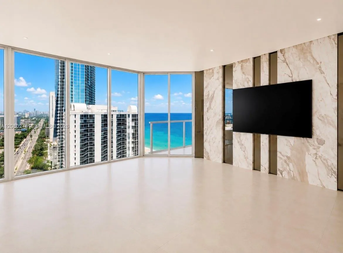 Foto de propiedad en 16699 Collins Avenue 2907, Sunny Isles Beach, FL 33160 Sunny Isles Beach con MLS# 