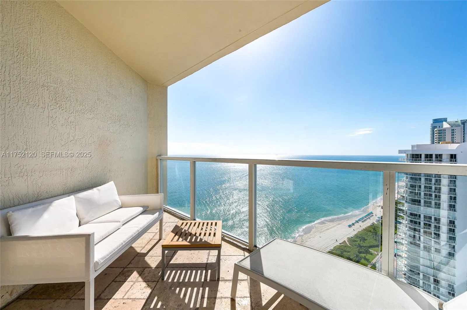 Foto de propiedad en 16699 Collins Avenue 3010, Sunny Isles Beach, FL 33160 Sunny Isles Beach con MLS# 