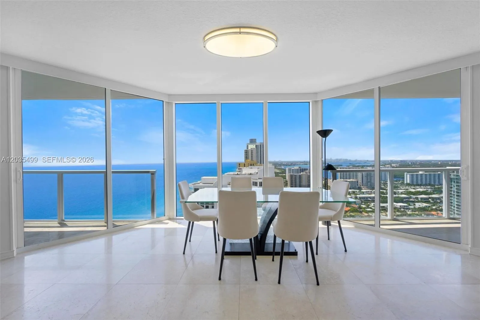 Foto de propiedad en 16699 Collins Avenue 3508, Sunny Isles Beach, FL 33160 Sunny Isles Beach con MLS# 