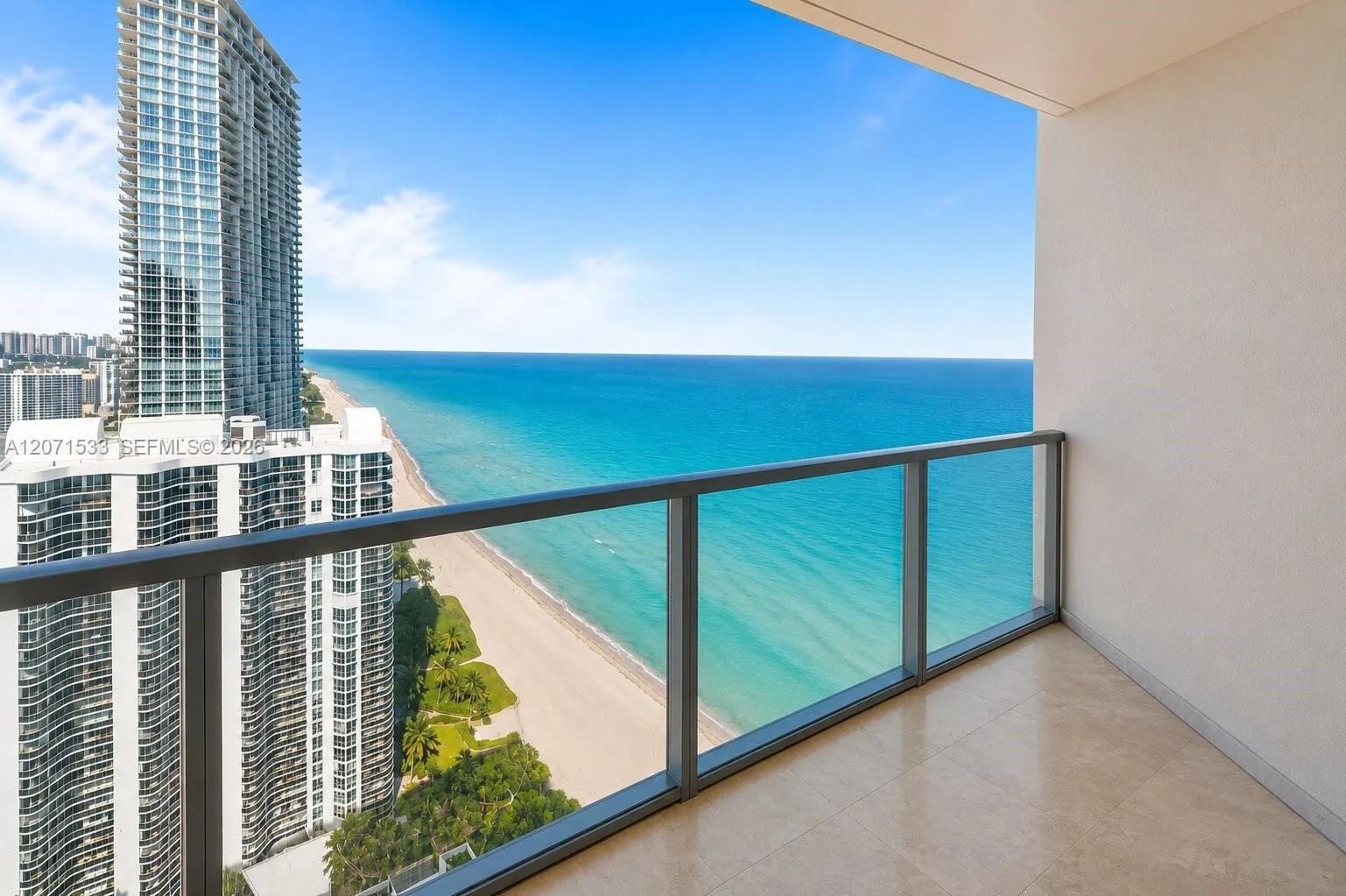 Foto de propiedad en 16699 Collins Avenue 3604, Sunny Isles Beach, FL 33160 Sunny Isles Beach con MLS# 