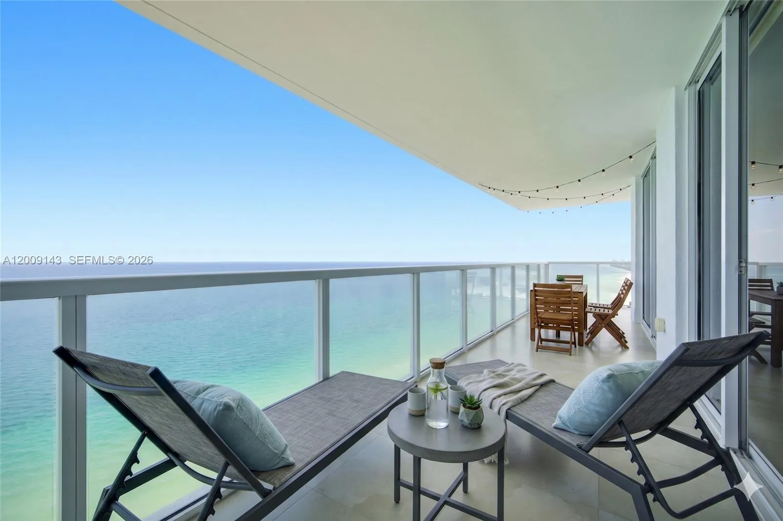Foto de propiedad en 16699 Collins Avenue 3802, Sunny Isles Beach, FL 33160 Sunny Isles Beach con MLS# 