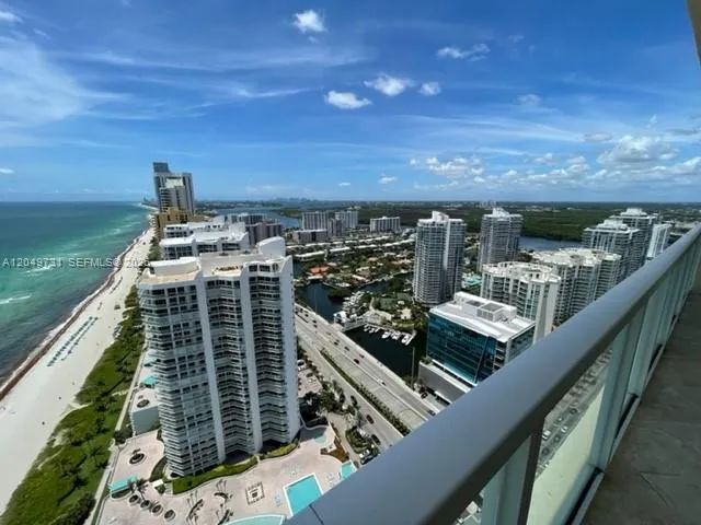 Alquilada 16699 Collins Avenue 3910, Sunny Isles Beach, FL 33160, Sunny Isles Beach, FL 33160