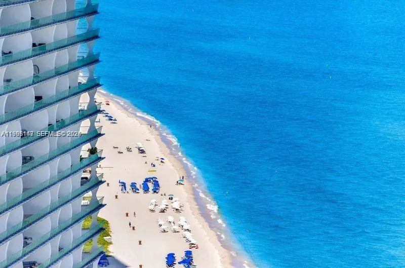 Foto de propiedad en 16699 Collins Avenue 4006, Sunny Isles Beach, FL 33160 Sunny Isles Beach con MLS# 