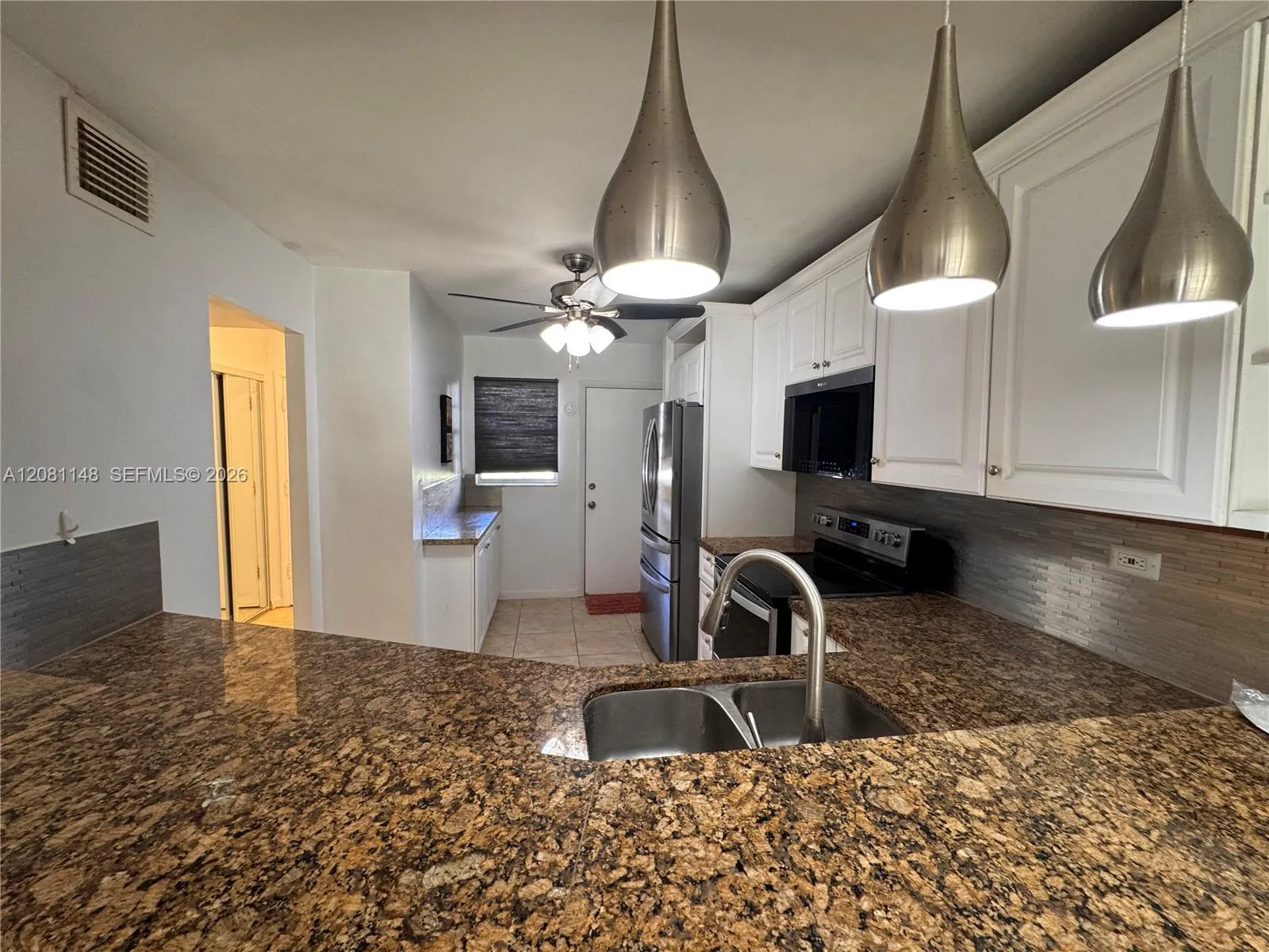 En Renta 1670 NE 191st Street 100-3, Miami, FL 33179, Miami, FL 33179