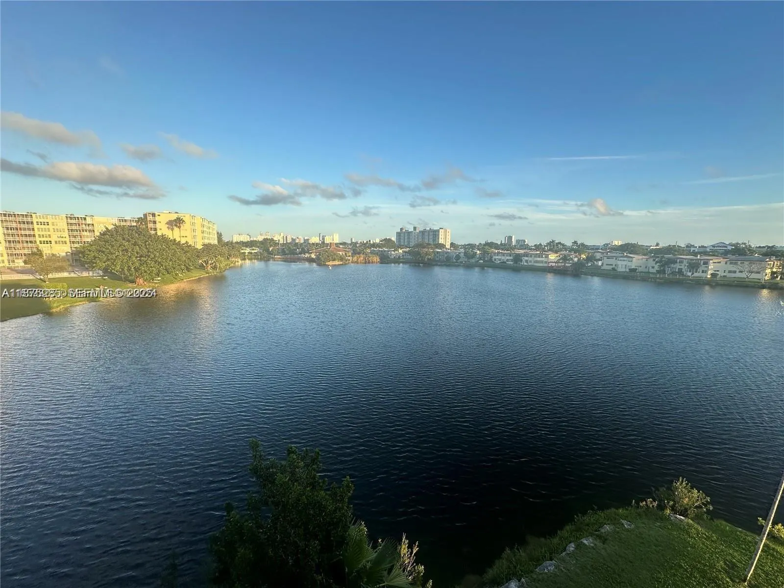 Foto de propiedad en 1670 NE 191st Street 315-3, Miami, FL 33179 Miami con MLS# 