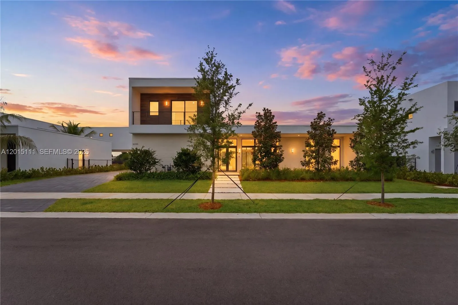 Foto de propiedad en 16700 N Botaniko Drive N, Weston, FL 33326 Weston con MLS# 