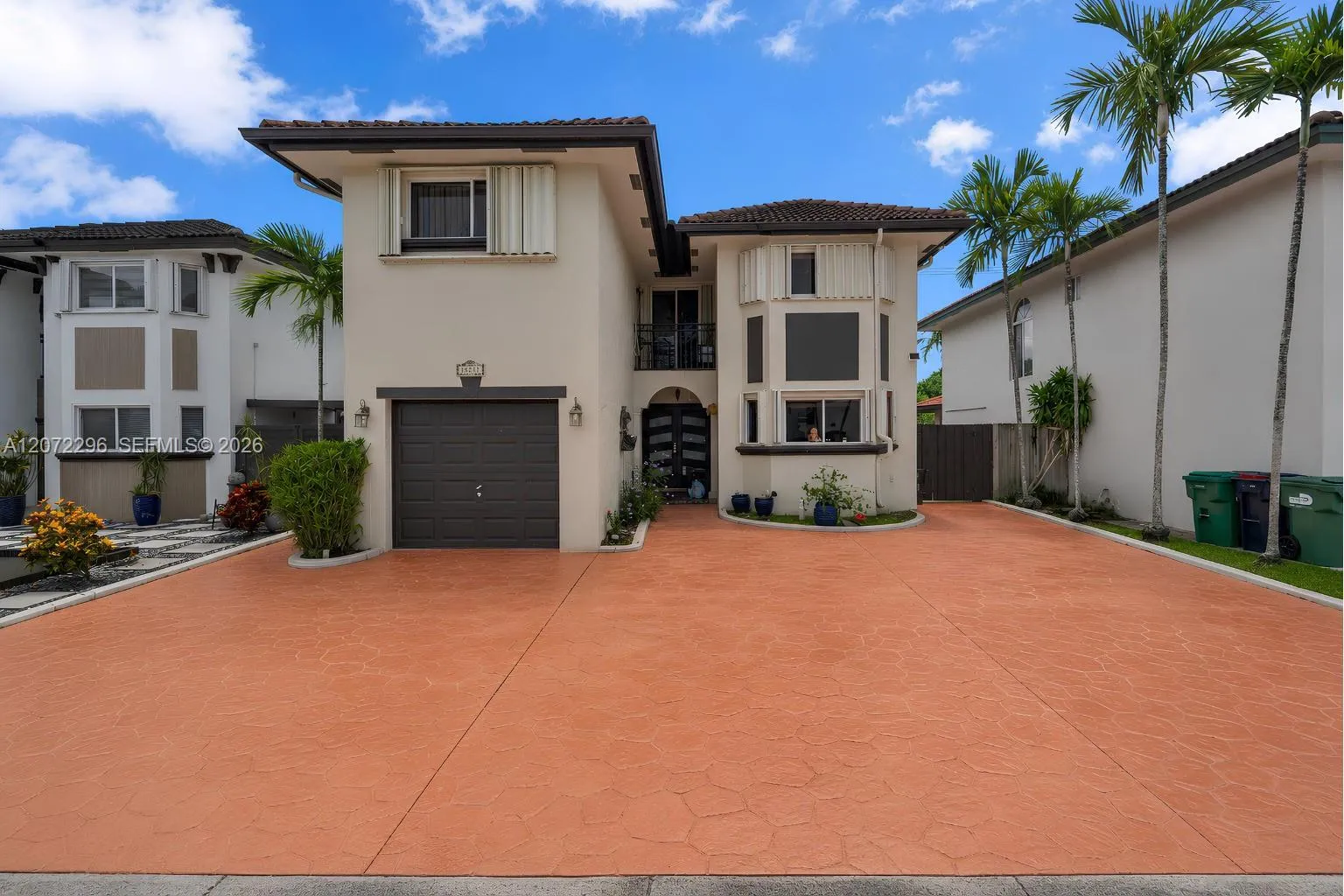 Foto de propiedad en 16711 SW 140th Avenue, Miami, FL 33177 Miami con MLS# 