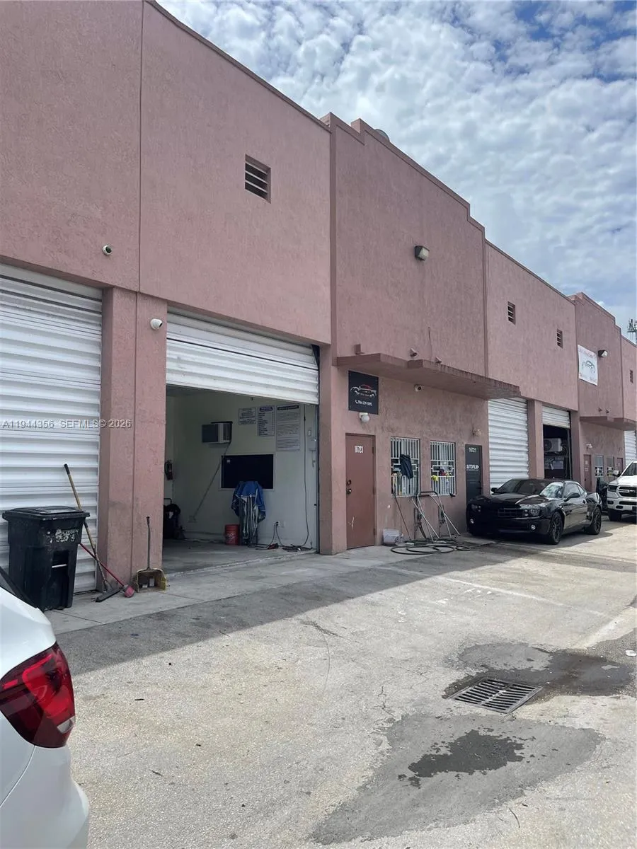 En Venta 16723 SW 117th Avenue 6F, Miami, FL 33177, Miami, FL 33177