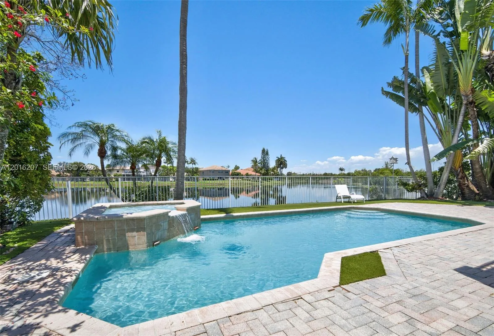 Foto de propiedad en 16735 NW 11th Street, Pembroke Pines, FL 33028 Pembroke Pines con MLS# 