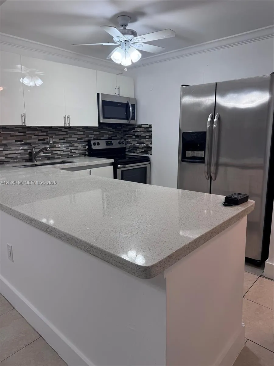 En Renta 16751 NE 9th Avenue 210, North Miami Beach, FL 33162, North Miami Beach, FL 33162