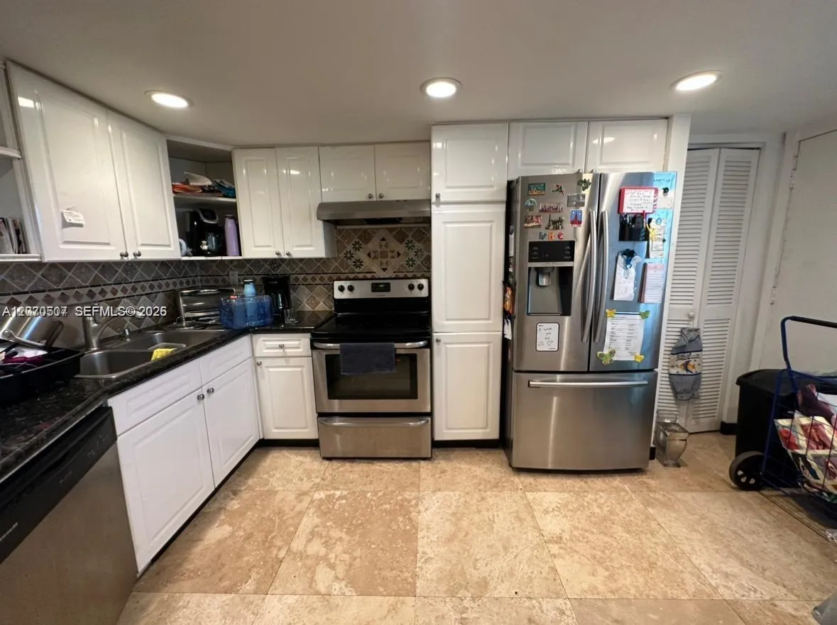 Foto de propiedad en 1680 NE 191st Street 209-2, Miami, FL 33179 Miami con MLS#